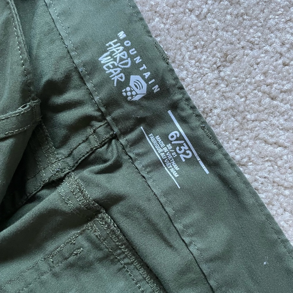 Mountain Heardwear pant, excellent condition, Green Chino